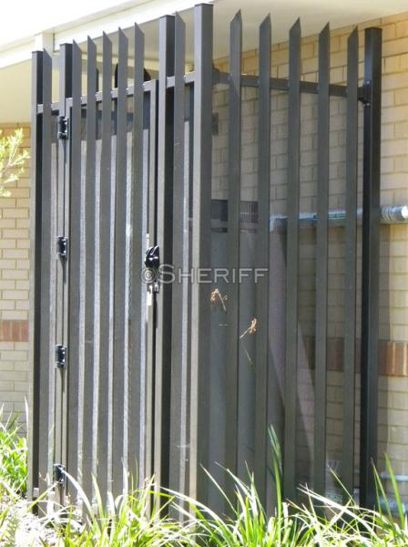 garrison Fence Steel Tubular 2100mm x 2400mm spear 25mm x 25mm