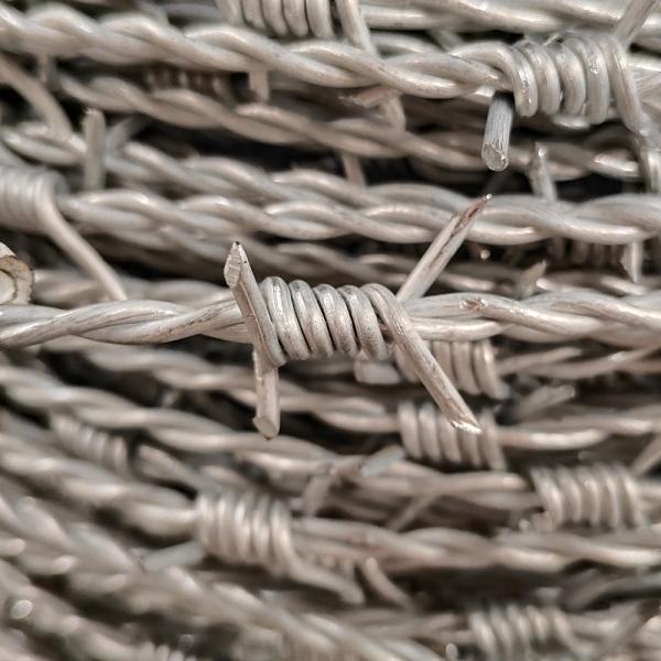 High Tensile Barbed Fencing Wire Galvanized Steel Double Twisted Farm Barbed Wire