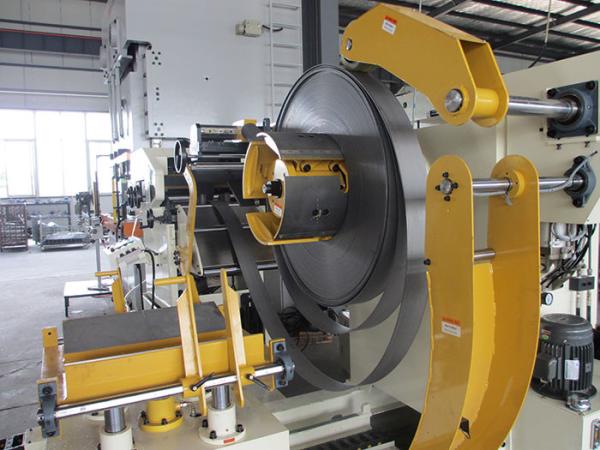 Hydraulic Steel Coil Uncoiler Automatic Decoiler Feeder With High Precision Feeding