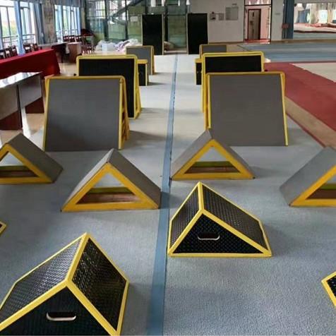 Equipamento de fitness para crianças Treinamento de equilíbrio em madeira preta e amarela