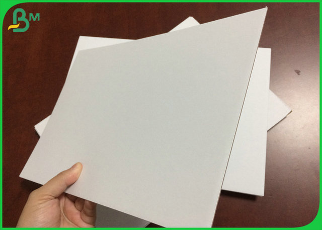 85 x 60cm 100% Paperboard белизны 1.0mm 1.5mm белых для косметической коробки 85 x 60cm 100% Paperboard белизны 1.0mm 1.5mm белых для косметической коробки