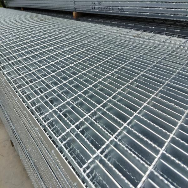 Hot Dipped Galvanized Serrated Steel Grating Metal Bar Safety Building Materials Q235