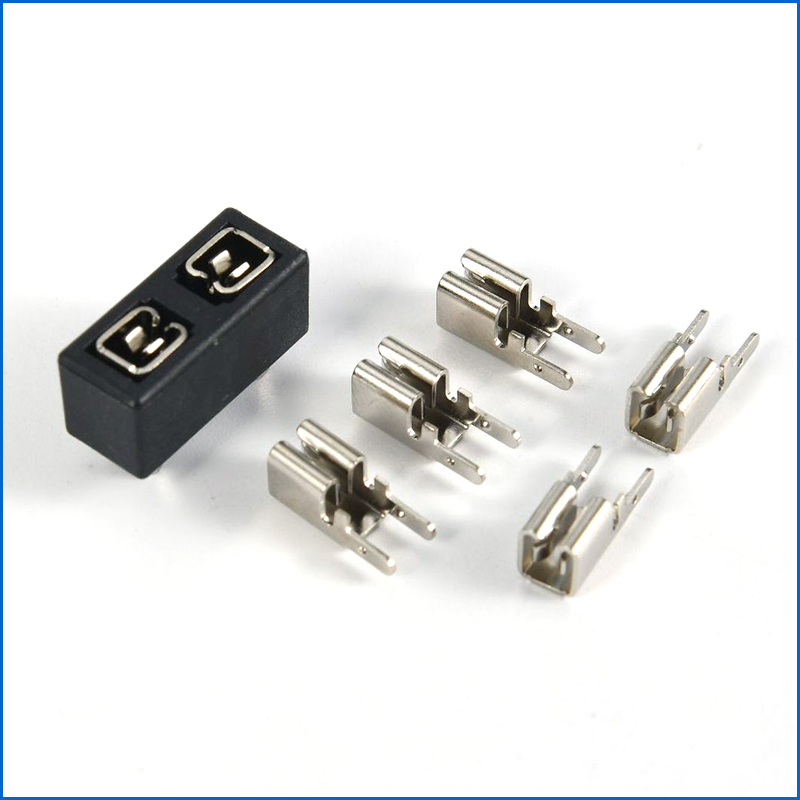 Универсалия держателя PCB 4PIN 5PIN отлила микро- автомобильное гнездо в форму реле 40A с гофрирует терминалы