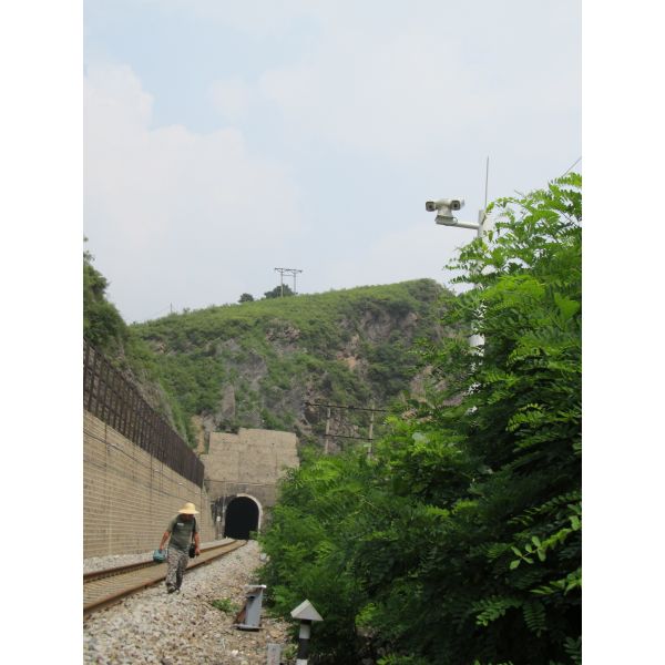 Thermal Imaging Camera with Uncooled VOX FPA and RS232/RS422/RS485 Control Port for 50m～30km Range Temperature Mapping