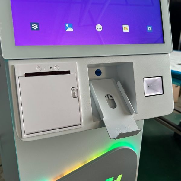 27/32 Inch Floor Standing Touch Screen Self Service Kiosk with 1920X1080 Resolution for Self Ordering and Interactive Use