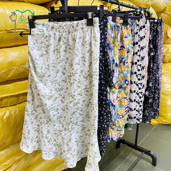 Mixed Styles Used Skirts With Floral Pattern Women's Half Length Second Hand Skirts