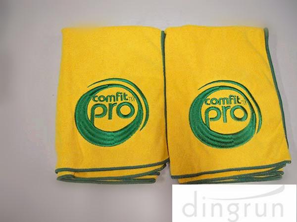 Anti Static Quick Dry Towels Lightweight , Microfiber Bowling Towel Good Absorbent