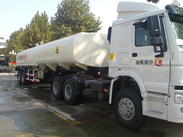 HOWO A7 WITH 42M3/42000 LITER FUEL/OIL TANKER TRAILER/ AIRPLANE OIL/ DIESEL TANKER TRUCK/GUEL TRANSPORTER