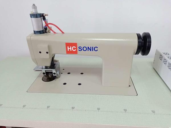 High Speed Ultrasonic Sealing Equipment , Lace Sewing Machine 20 Khz