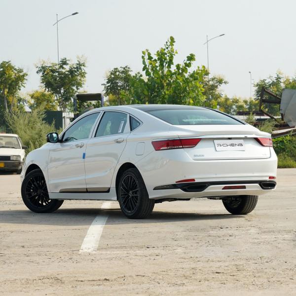 Geely BORUI Low Emission Petrol Cars 215km/H Left Hand Drive