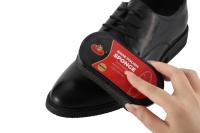 Les chaussures sont peintes à la cire. Les chaussures sont peintes à la cire.