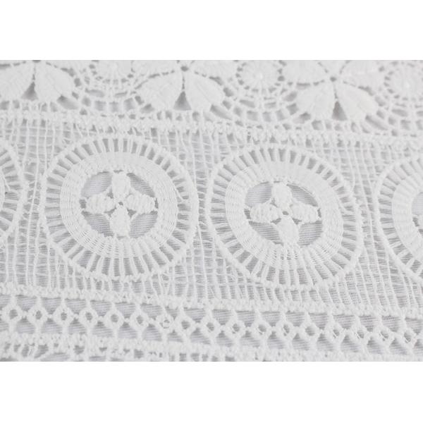 Ткань шнурка полиэстера расстворимая в воде с линейными дизайнами шнурка для платья партии дам