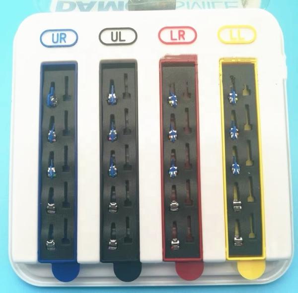 Source d'alimentation manuelle Damon Q Braces 0.18/0.22 Braces orthodontiques à fente auto-ligant pour le traitement orthodontique