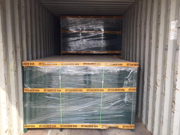 PVC Powder Coated Galvanized Metal Welded Wire Mesh Fence