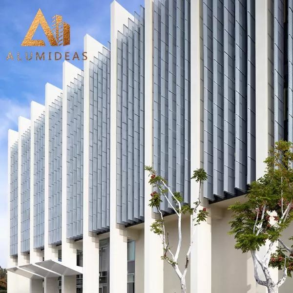 Metal louvers facade