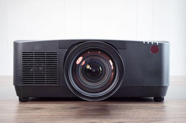 20000ルメン 4Kレーザー 3LCDプロジェクター 高画質デジタル映画3D 組み込み3D ビジネス・教育用ホログラムプロジェクター