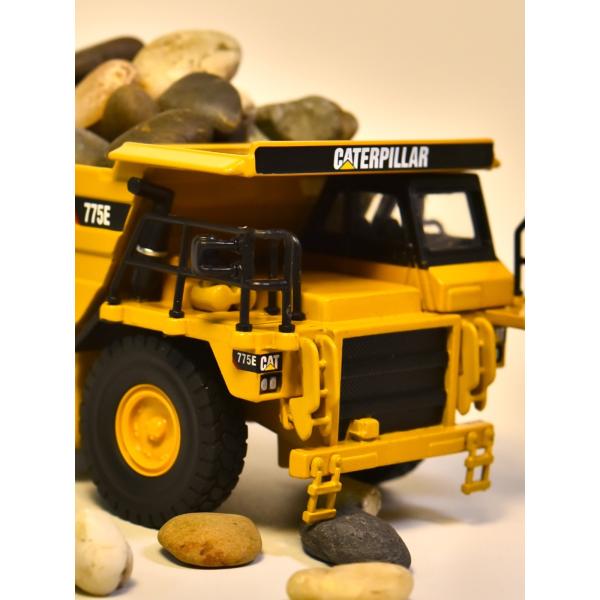 NORSCOT 775E Dump Truck 1/64 Scale Alloy Diecast Model Vehicle Collectible Decor