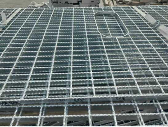 Rust-Proof Galvanized Steel Grating Platform Serrated Steel Grating