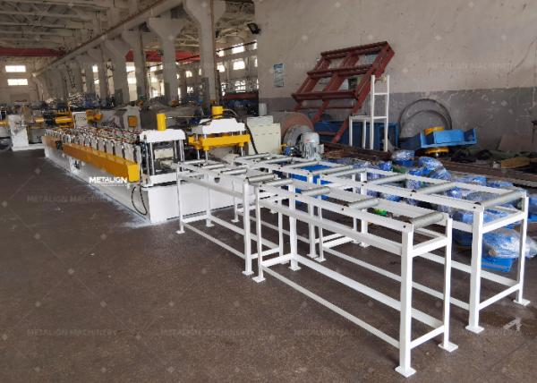 High Efficiency Roll Former With Hydraulic Cutter And Safety Chain Cover For Roofing Profiles
