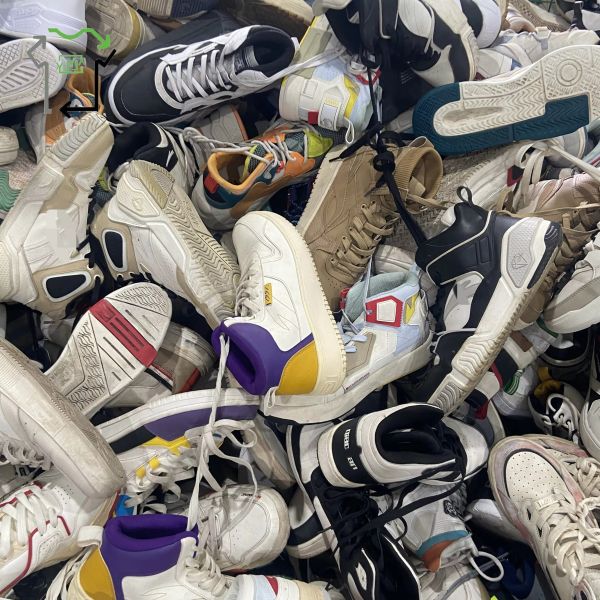 Fashion Men Pre Owned Running Shoes China Branded Sports Sneakers Affordable Price