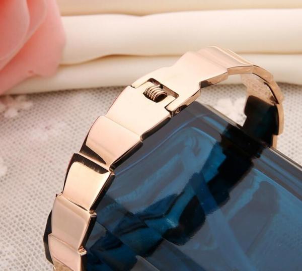 Trendy Fashion Snake Rose Gold Bangle for Girl Gemstone and Crystal Bangle Cuff Metal Bangle