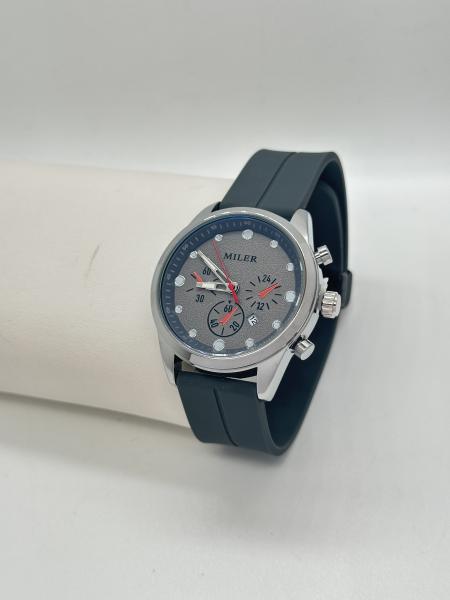 New Model Stylish Waterproof Quartz Women Watch Suitable for Various Occasions