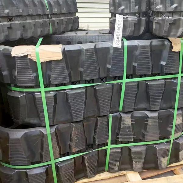 Black Rubber Track 320X90X52 for Yanmar Excavator Machine in Agriculture
