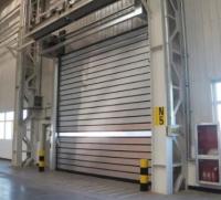 Elevador industrial vertical automático interno de alta velocidade em espiral painel sanduíche 70 mm para passagem ao ar livre