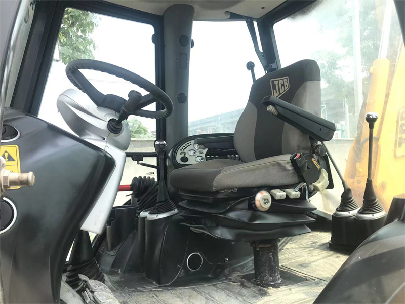 Использованный JCB 3CX буровой погрузчик