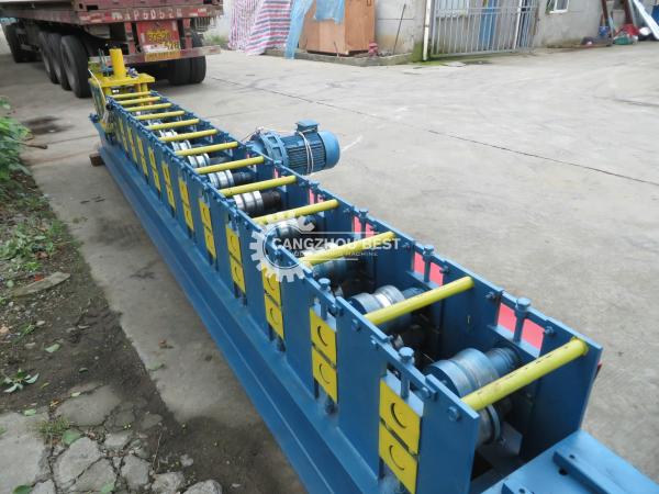 Nouvelle tôle d'acier automatique de porte de volet de rouleau faisant le petit pain formant la machine