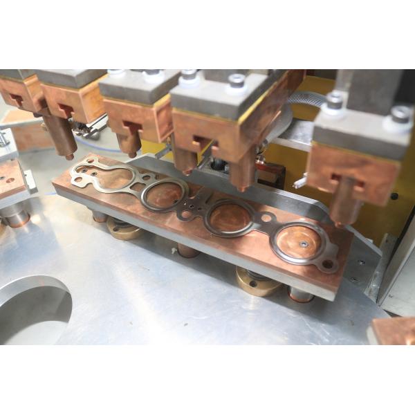 Точность управлением сварочного аппарата автоматной сварки прокладки мотора высокая с роторной платформой