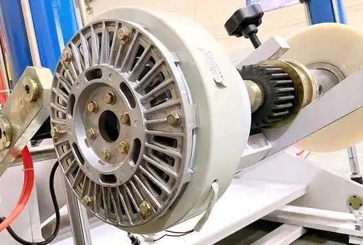 1100mm автоматическое выбивают фольгу алюминия машины 600mm