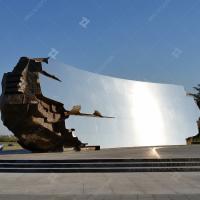 Une sculpture en métal de 7,5 m.