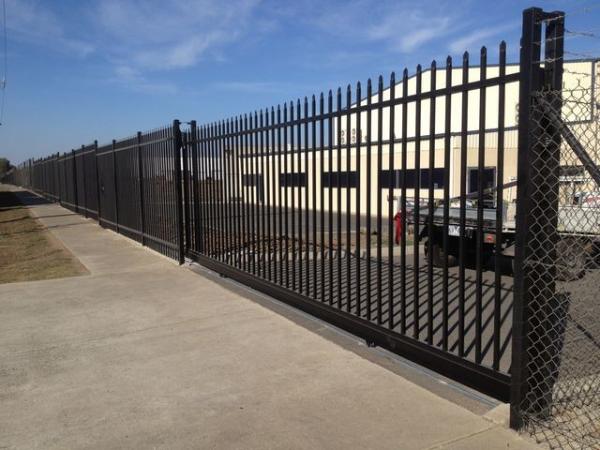 Galvanized Steel Tubular Fence Stain Yellow Powder Interpon 80 Microns Thick 1820mm X 3000mm Width