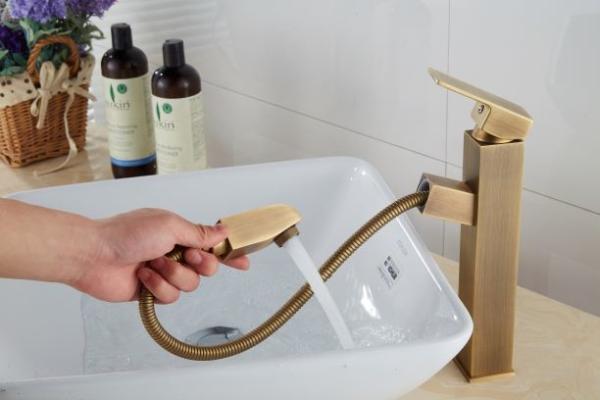 Hotel  Brushed Pull Out ODM Vintage Style Bathroom Faucets