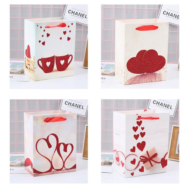 Red Heart Love Pattern Paper Gift Bags Custom Logo For Valentine 'S Day Wedding