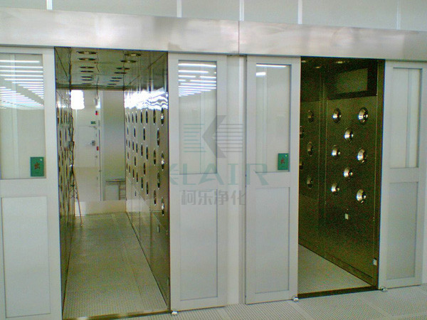 Тоннель ливня воздуха чистой комнаты груза товаров с автоматически раздвижной дверью