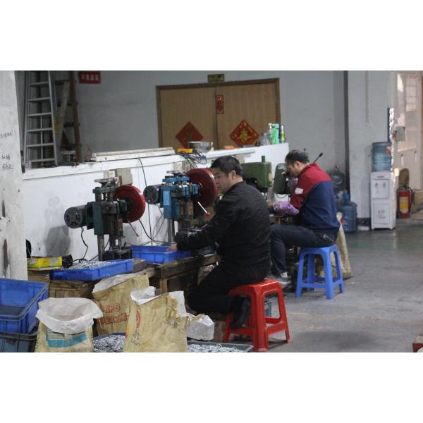 Высокая отметка кольцевидная повторно использует сплава цинка золота крышек бутылки образец уникального свободный