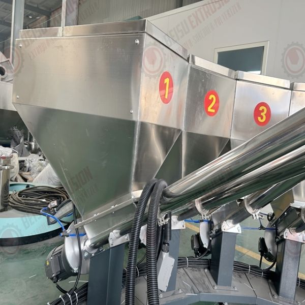 Automatic Plastic Mixer Machine with 1-50Kg Ingredient Range and 5-20G High Precision Weighing for PVC/SPC/WPC