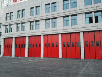 Автоматические / ручные промышленные складные двери с скрытой конструкцией рамы