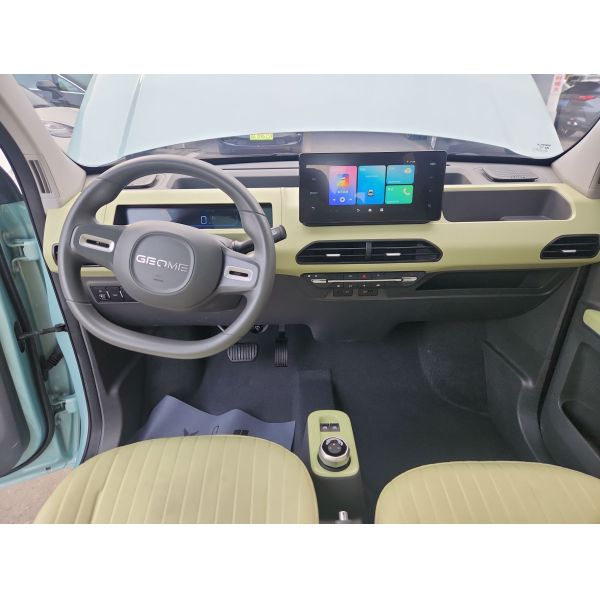 Geely 2024 Panda Mini Good Price 200km Small Deposit Used Electric Car Cheap Made in China 4seats in Stock Cheap Vehicle
