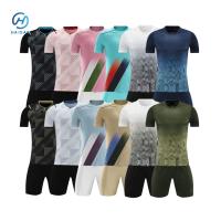 Destaque no campo com kits dinâmicos de futebol