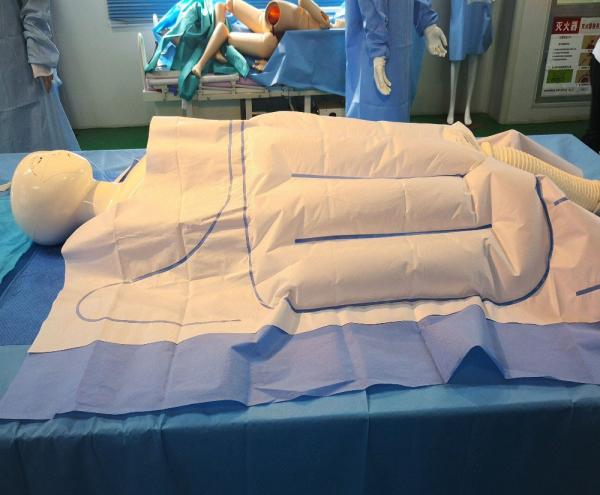 Cobertor de aquecimento pediátrico ICU Sistema de controle de aquecimento SMS Unidade de ar sem tecido cor branca tamanho crianças