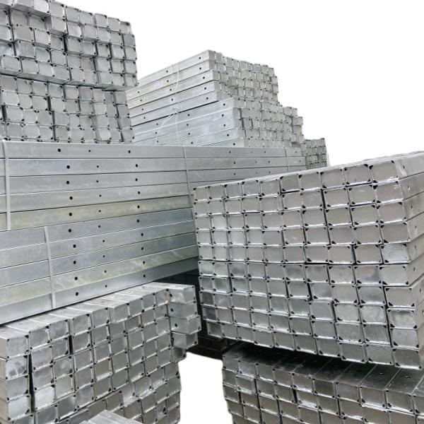 Hongxin Illumination Facilities 8FT/10FT Rectangular Galvanized Q235 Steel Cross Arms