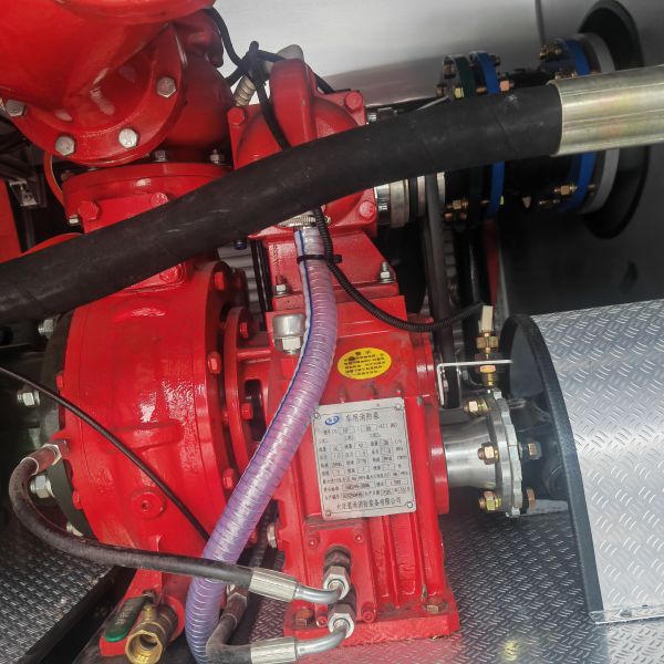 ISUZU Giga Fire Truck Engine firetruck Tender Foam Fire Fighting Rescue Vehicles