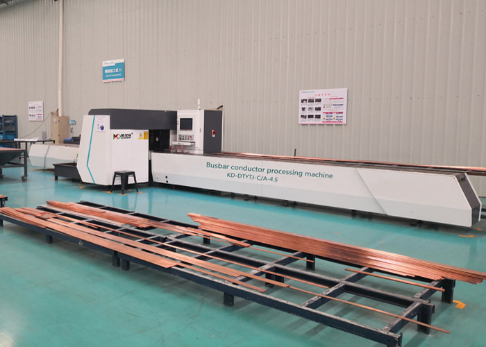 Машина шинопровода CNC пробивая режущ высокую эффективность