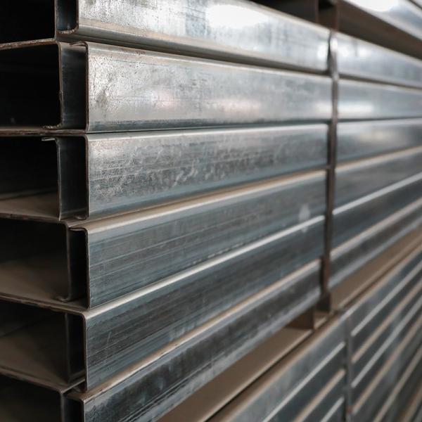 Hot Dip Galvanized Square Steel Pipe Gi Welded Steel Tube 14mm