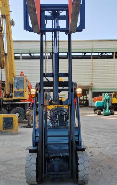 Toyota 8F 30 diesel 3 tonnes de seconde main avec le changement latéral et le mât du conteneur