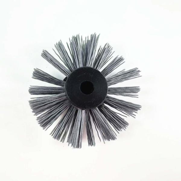 Cepillo de limpieza para tuberías de nylon abrasivo POM Core Carbon para limpieza industrial