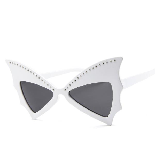 Oversized Women Bat Sharp Rivet Big Frame Sunglasses Personality Dance Party Glasses